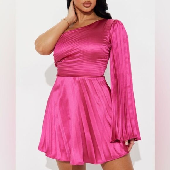 Fashion Nova Molly Pleated Mini Dress in Magenta - Picture 2 of 8